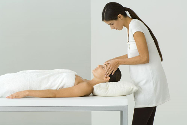 按摩儀品牌怎么做營(yíng)銷策劃：行業(yè)案例分析